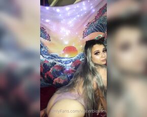 waterblossm twerks up and down your timeline show chat live porn