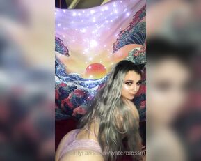 waterblossm twerks up and down your timeline show chat live porn