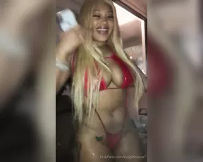 yungmedusa7 WET WEDNESDAY Rate my twerk 1 show chat live porn