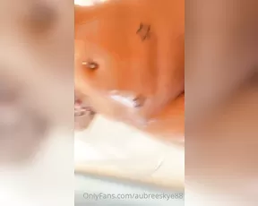 aubrey2006 a little bath time play show chat live porn