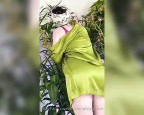 dominatrixalison Cute bts of me watering my garden I ve been hav show chat live porn