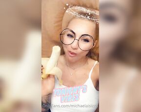 michaelaisizzu Eating a banana while an Asian guy was doing my ped show chat live porn