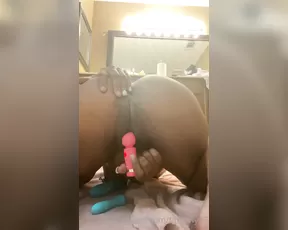 tiffytiny27 25 10 2020 Happy Sunday something lite show chat live porn