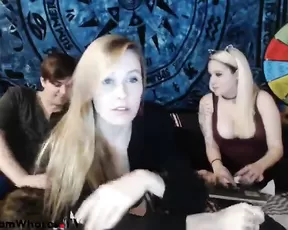 teal_targaryen threesome milf blowjob webcam show