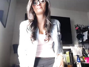 Ilikebigboys sexy milf brunette webcam show