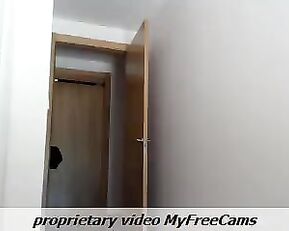 fresagirl slim busty brunette fingering webcam show