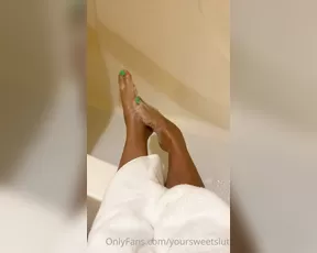 yourfeetsweetie Just a little foot play for you xxx onlyfans liveporn