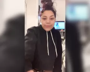 yellaslimthick It s Christmas Eve be happy and xxx onlyfans liveporn