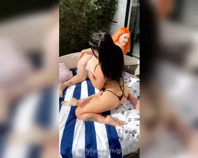 gia_free Like if you want to oil us both up for our tanning sessio xxx onlyfans nude live porn