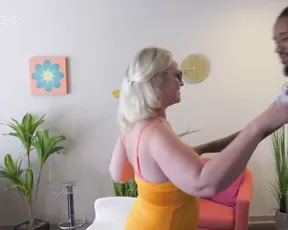 Curvy Housewife Dee Siren Craves BBC