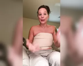 thebrittanyxoxo hi y all back from the hospital. this talks show chat live porn live sex 1