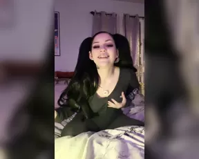 neveahsnow_5dd58b7cdc7cb75497dc1 show chat live porn