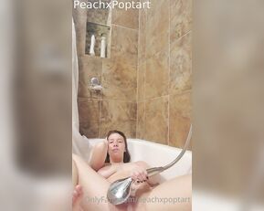 peachxpoptart an older vid of me licking my feet and masturbating in the shower show chat live porn