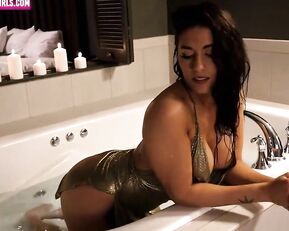 florina fitness live bath sexy youtuber video
