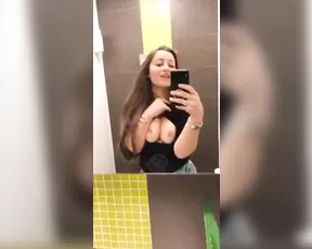 Dani Daniels public toilet pussy fingering snapchat premium live porn live sex 1