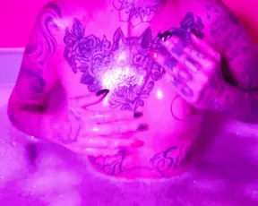 leighravenx Happy October I'm celebrating with a hot bubble bath show chat live porn