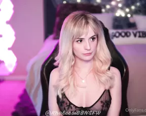 khaleesibb o hi want the full video to this post Where I play with show chat live porn