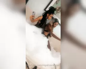 niyahreneenudes__4046041617 show chat live porn