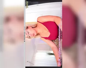 Realtoxxxmaria hot shows ass