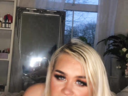 gbhoney Playing with anal toys show chat live porn