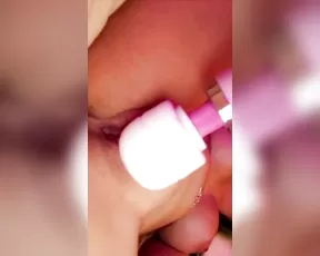 Maddy Belles orgasm in bed live porn live sex 1