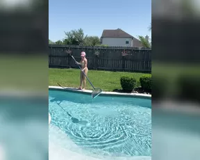 us_alyx anybody_need_their_pool_cleaned show chat live porn live sex