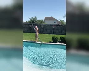 us_alyx anybody_need_their_pool_cleaned show chat live porn live sex