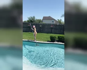 us_alyx anybody_need_their_pool_cleaned show chat live porn live sex