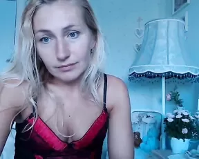 Blonde massages her cunt well