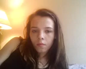 Flawless chick gets naked and sucks