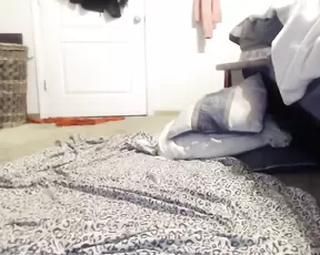 Hot blonde shakes her tits