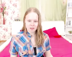 Pretty brunette milf wife don't care the TV she want cock in her mouth,holy fuck