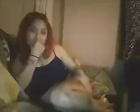 I simply can't resist her pussy