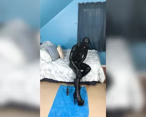 jerseygurl21 watch me dress and shine myself in my latex catsuit show chat live porn live sex