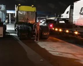 HOLLYHOTWIFE parking lot fully naked chat live porn live sex