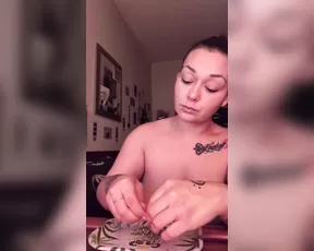 the_ganjabunnie After a long day of runnin show chat live porn