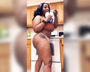 fineassmercedes food make me so happy i start twerkin show chat live porn live sex