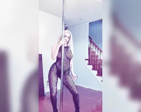 missbellaromano 1 lengthy pole video coming right up show chat live porn