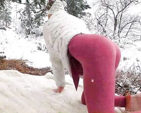 skypierce_ throw_back_to_getting_fucked_in_the_canadian_snow_so_cold_the_cum_froze_to_my_face show chat live porn live sex 1