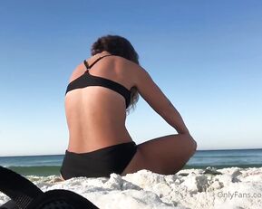 southernbooty A little beach yoga for y all today Random fact ab show chat live porn