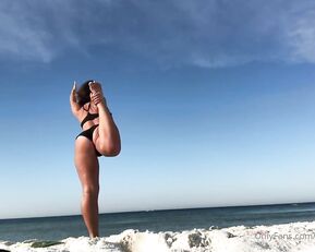 southernbooty A little beach yoga for y all today Random fact ab show chat live porn