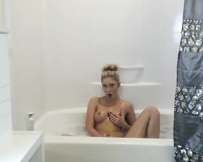 Kali Roses having fun in bathtub at my bathing time chat live porn live sex 1