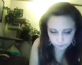 Amateur masturbates in front of the webcam