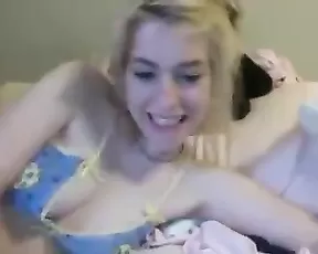 Another good wife of the World make a hell of a blowjob,!damn hot!