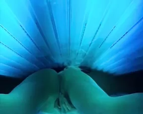 Emma Hix Had a little fun in the tanning bed haha porn live sex