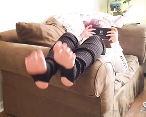 selesoles 13 03 2021 i bet you wish you could be here to take the leg warmers off yourself it would be so eas Adult Webcams chat for free porn