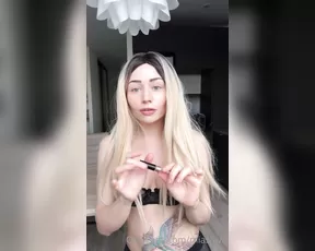 aliceredlips morning messy hair and then ridding a nice big dildo Adult Webcams chat for free porn live sex