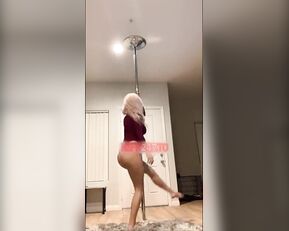 Luna Skye booty spreading & pole dance snapchat premium porn live sex