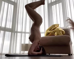 lil_monki Today practicing headstands I know is not perfect I don Adult Webcams chat for free porn