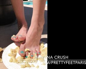 prettyfeetparis bc crushing 2 bananas is more fun than one Adult Webcams chat for free porn